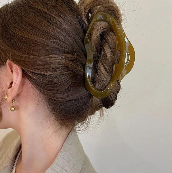 HAIRSTORY D805 Matcha Jumbo Cloud Hair Claw Clamp